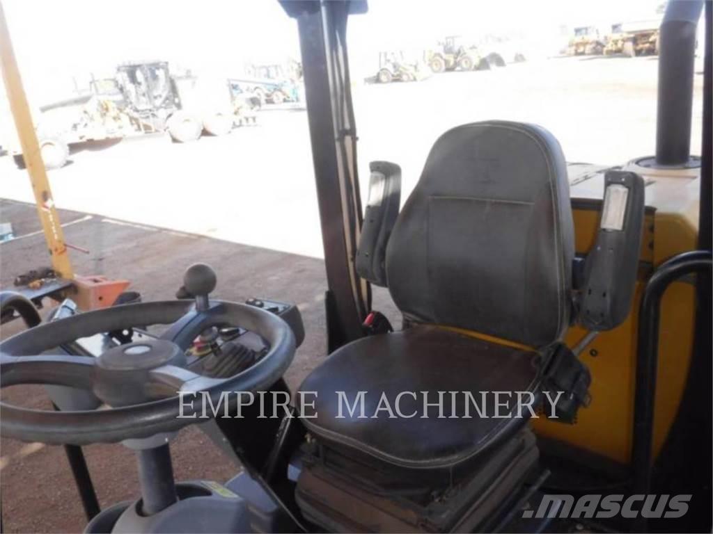 CAT CP44B Compactoare monocilindrice