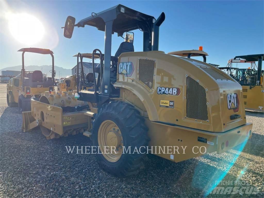 CAT CP44B Compactoare monocilindrice