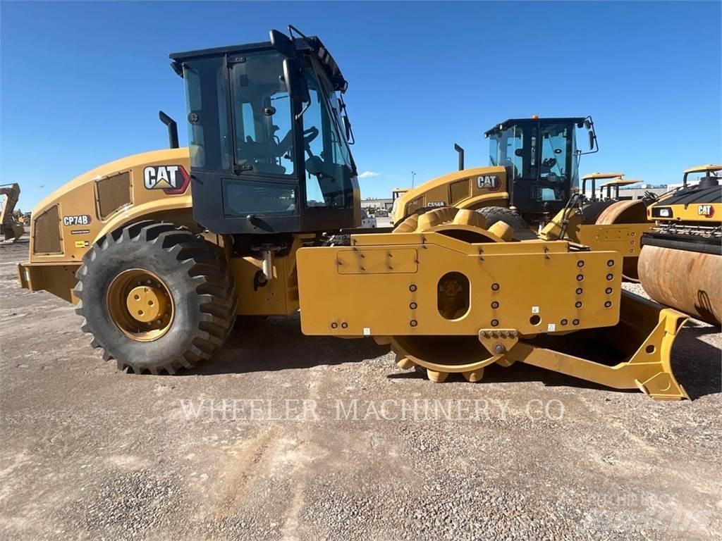 CAT CP74B Compactoare monocilindrice