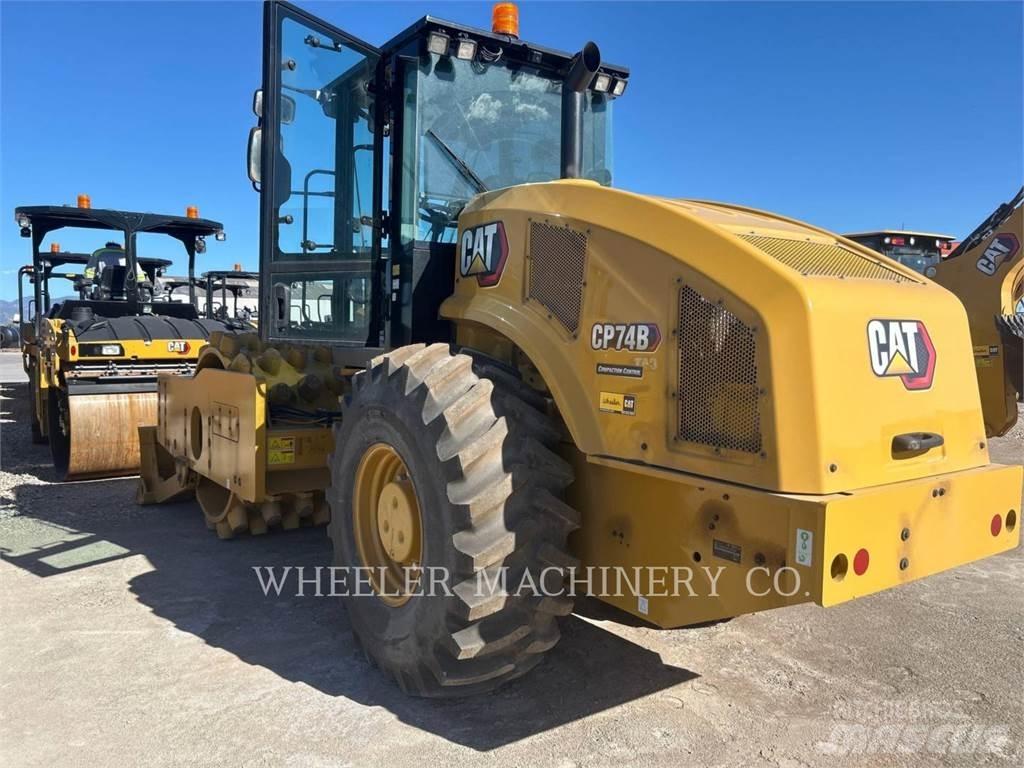 CAT CP74B Compactoare monocilindrice