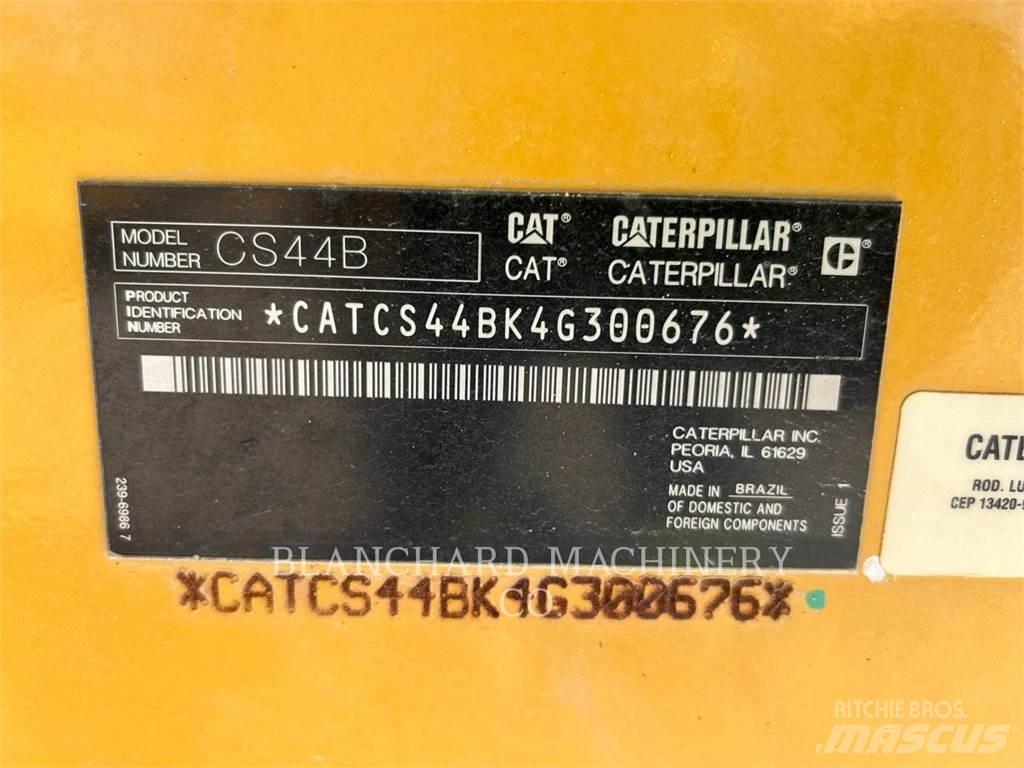 CAT CS44 Compactoare monocilindrice