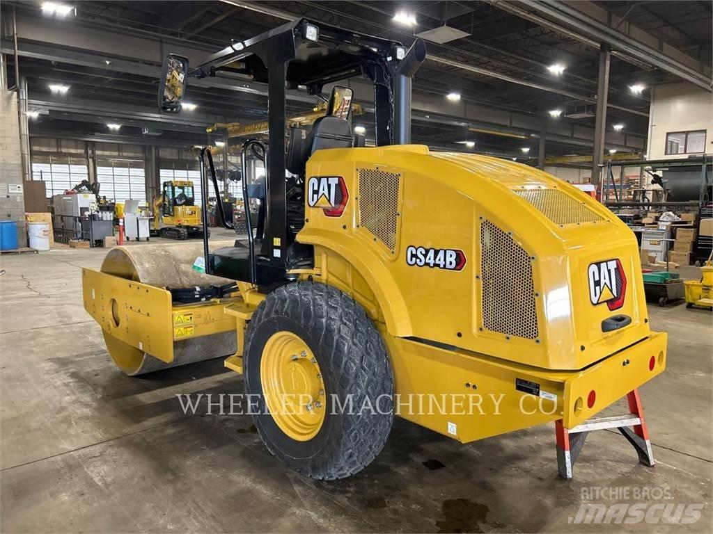 CAT CS44B Compactoare monocilindrice