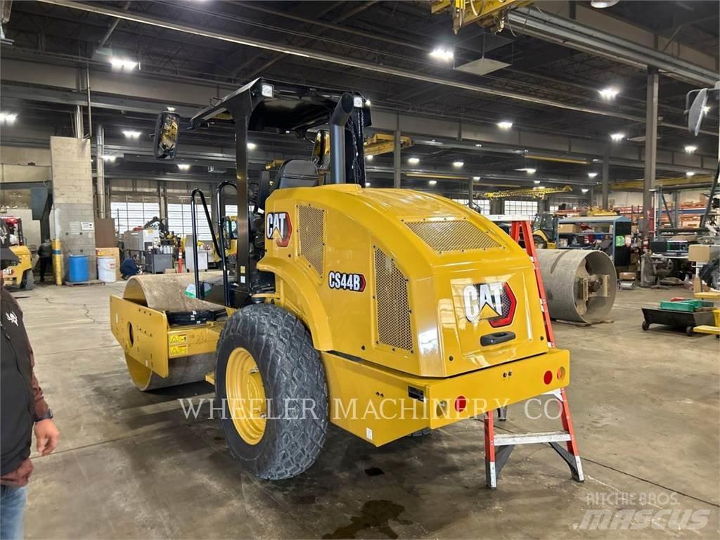 CAT CS44B Compactoare monocilindrice