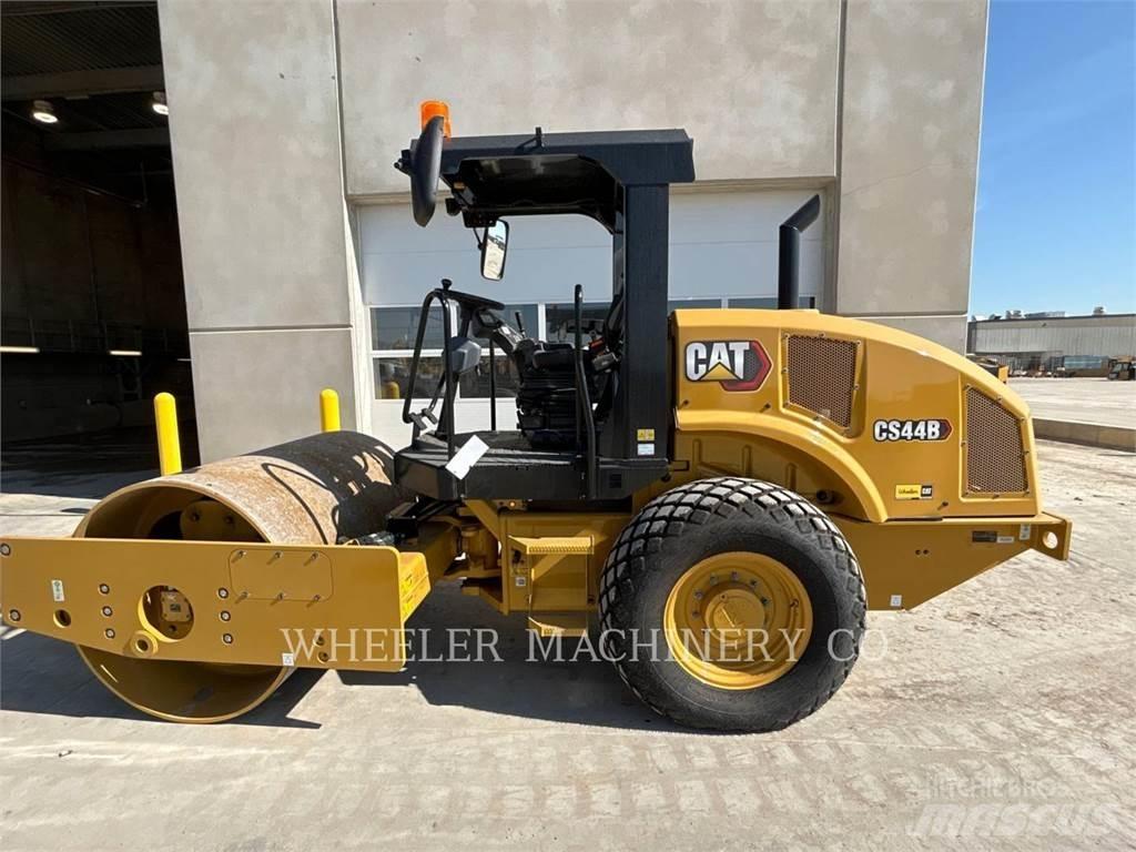 CAT CS44B Compactoare monocilindrice
