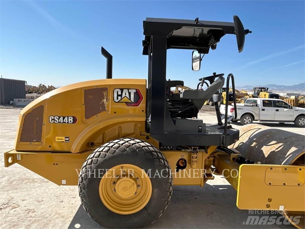 CAT CS44B Compactoare monocilindrice