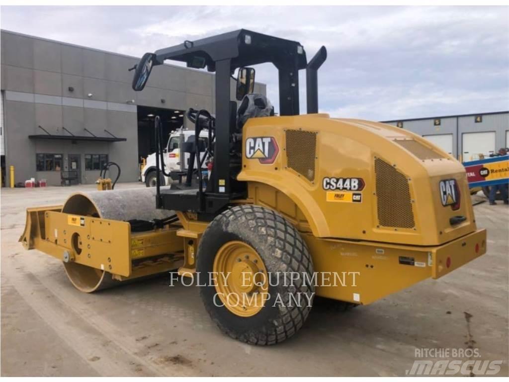 CAT CS44B Compactoare sol