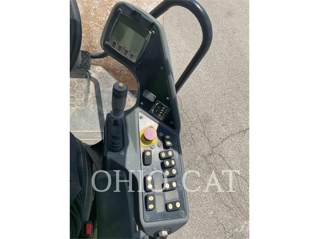 CAT CS44B Cilindri compactori micsti