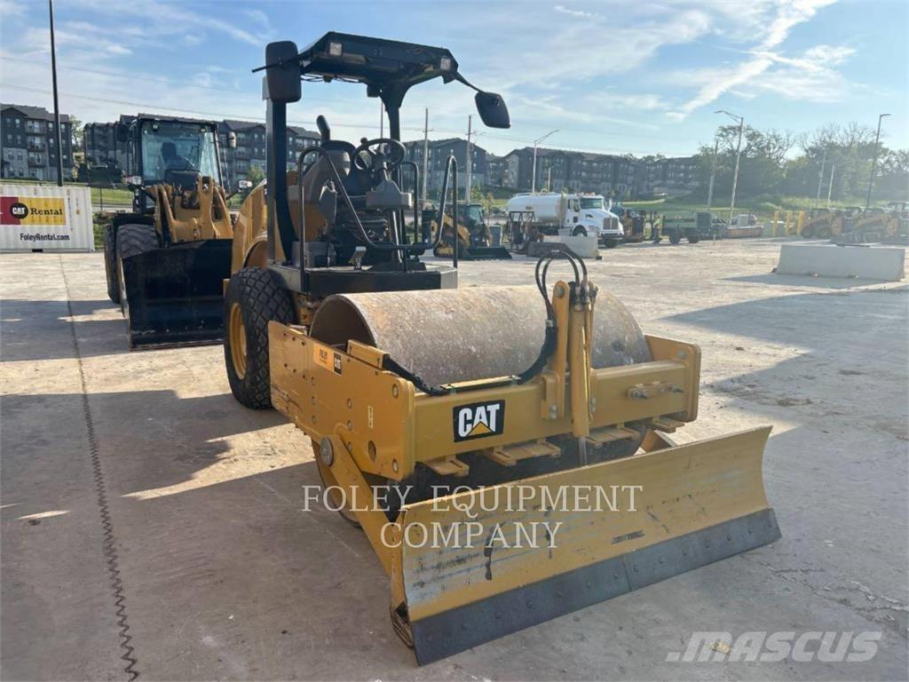 CAT CS44B Compactoare sol
