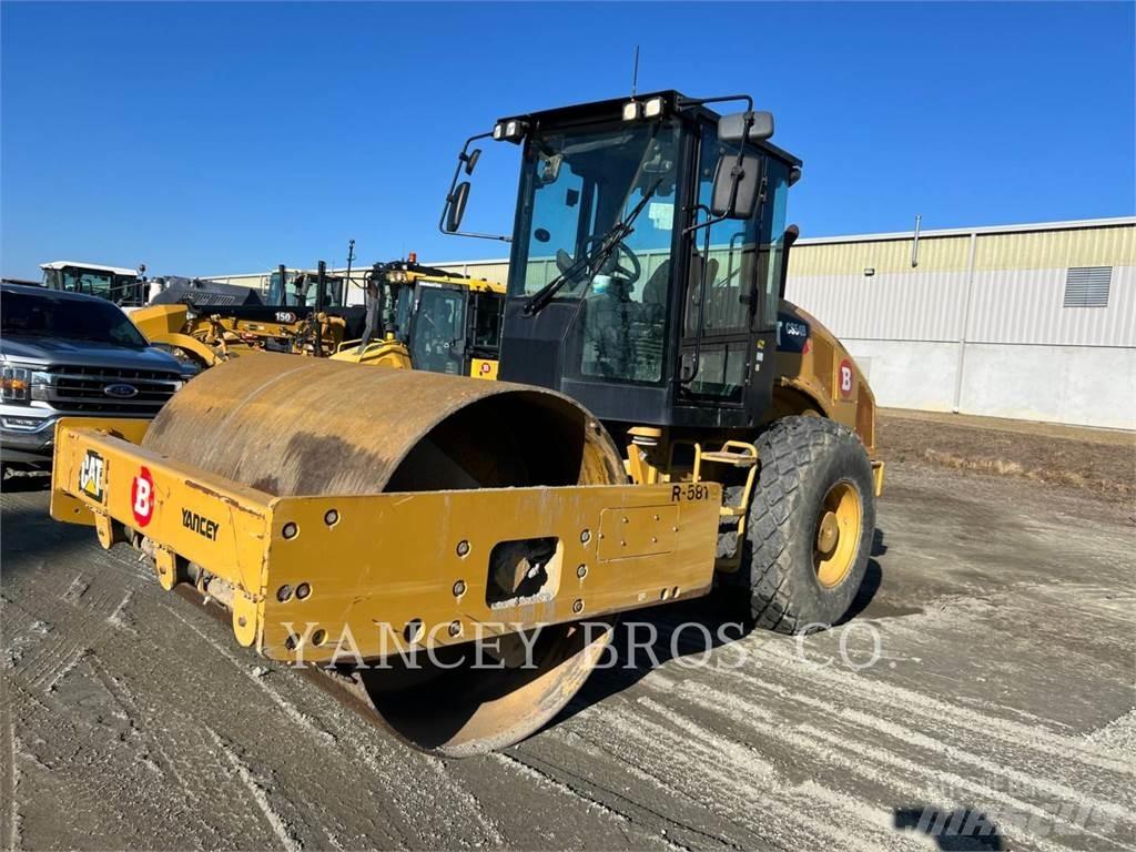 CAT CS54B Compactoare sol