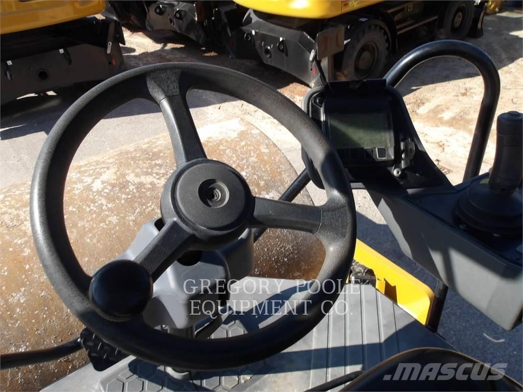 CAT CS54B Compactoare monocilindrice