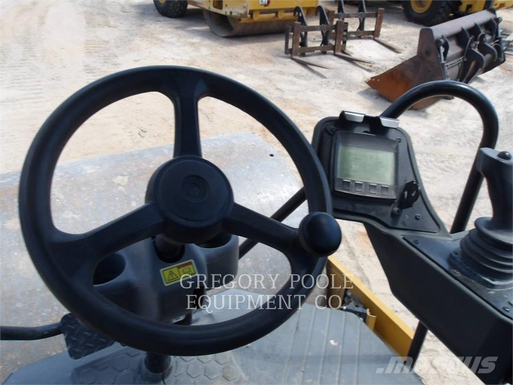 CAT CS56B Compactoare monocilindrice