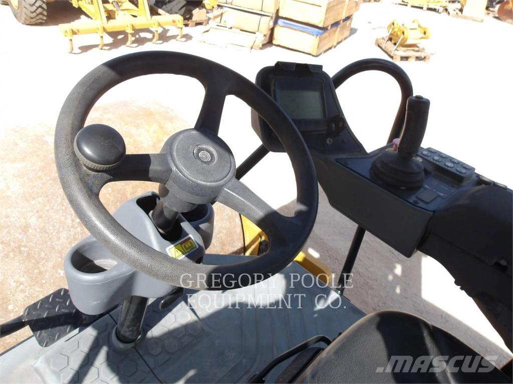 CAT CS56B Compactoare monocilindrice