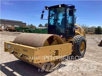 CAT CS56B Compactoare sol