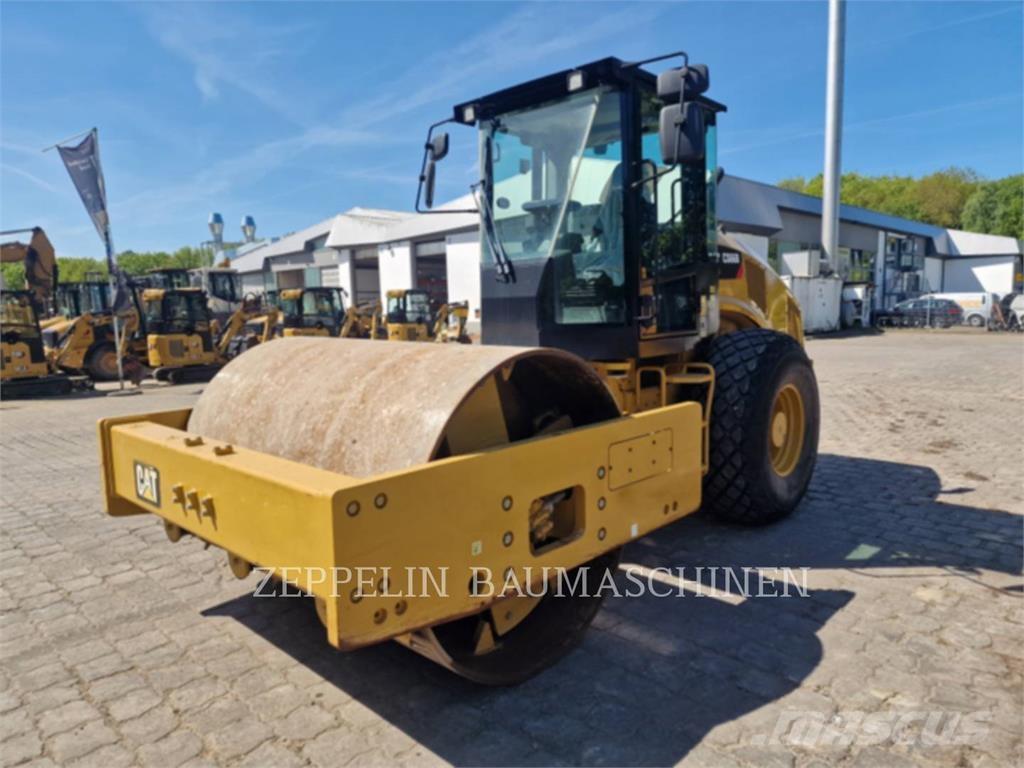 CAT CS66B Compactoare sol