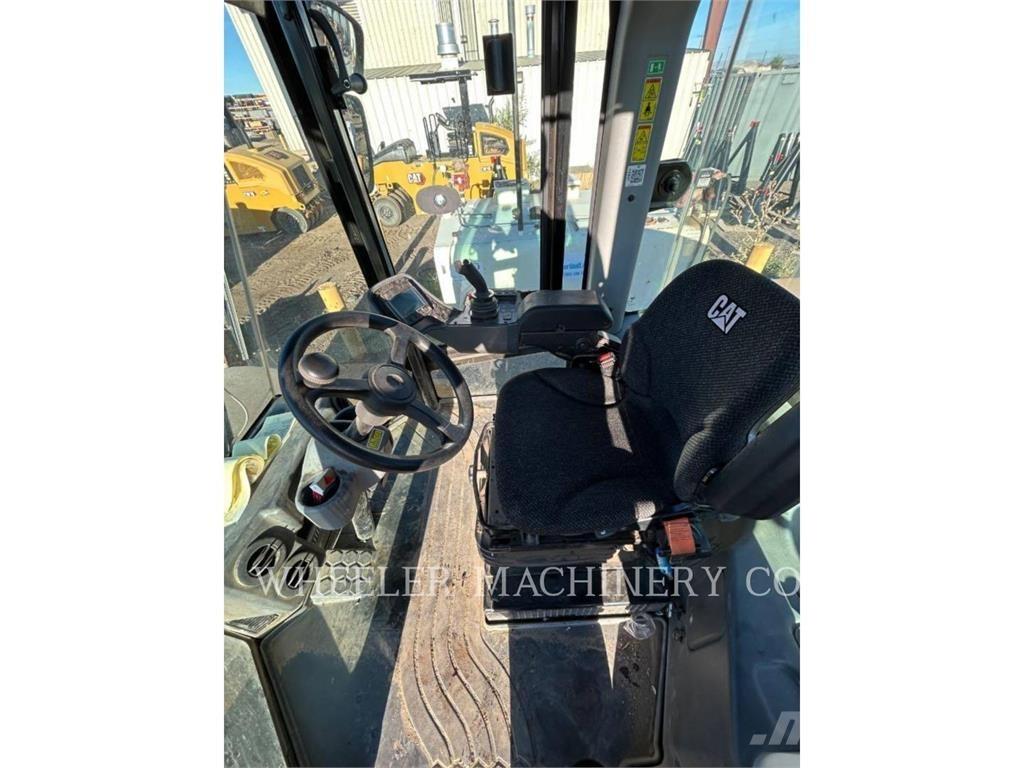 CAT CS74B Compactoare monocilindrice