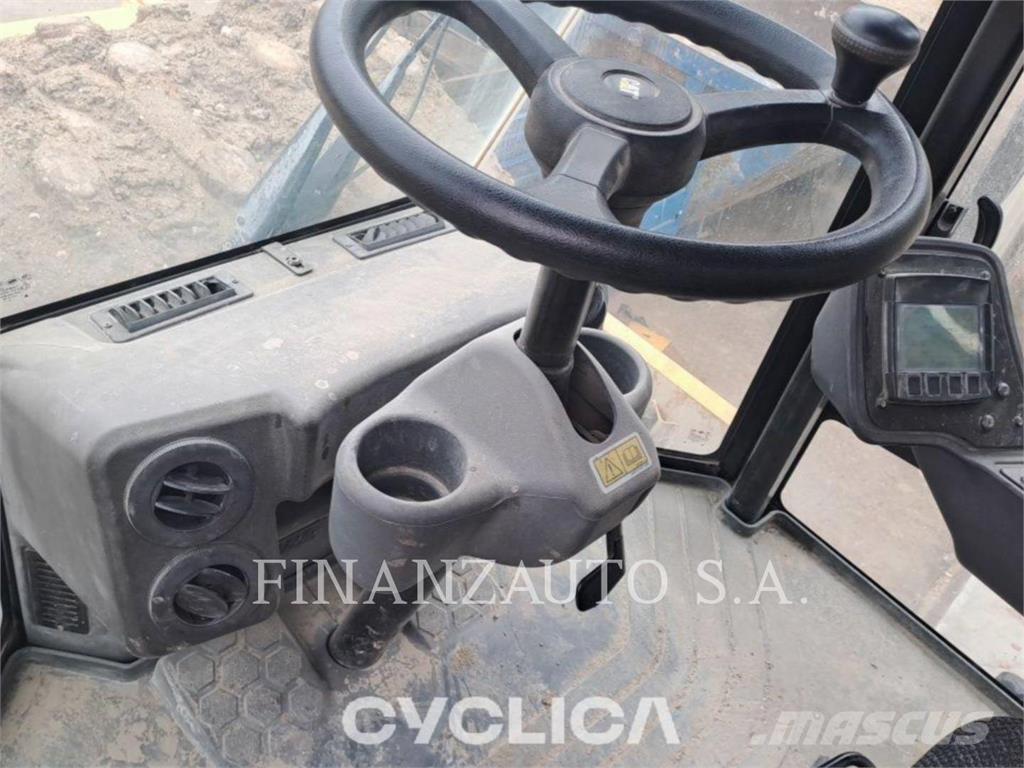 CAT CS74B Compactoare monocilindrice