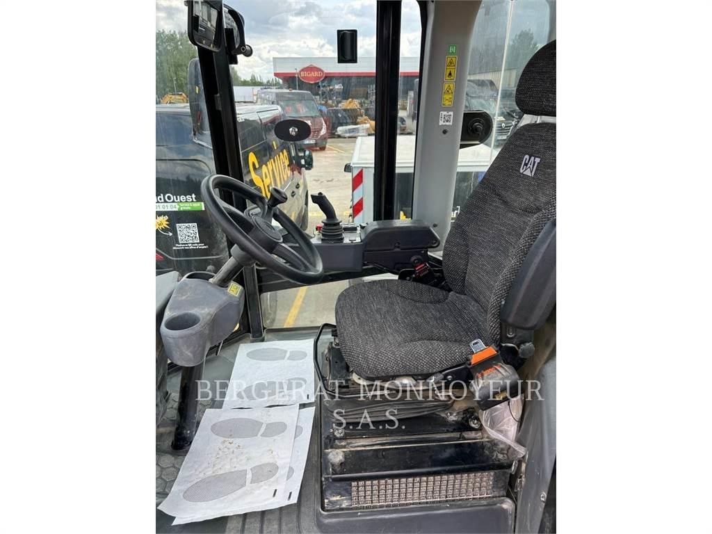 CAT CS74B 4F Compactoare sol