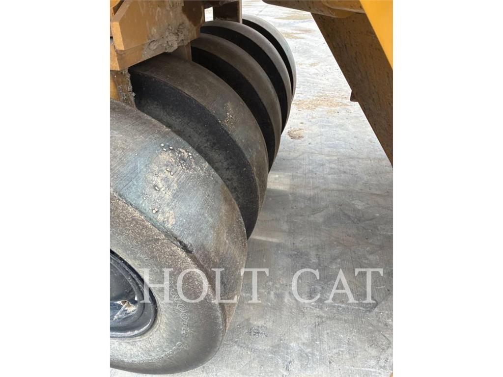 CAT CW16 Compactoare monocilindrice