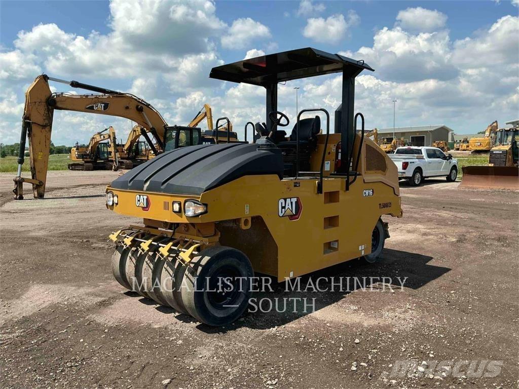 CAT CW16 Cilindri compactori cu roti