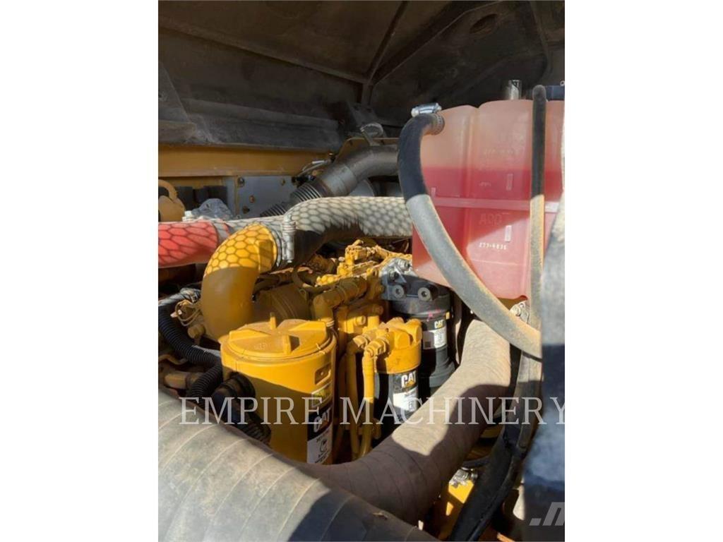 CAT CW34 Cilindri compactori cu roti