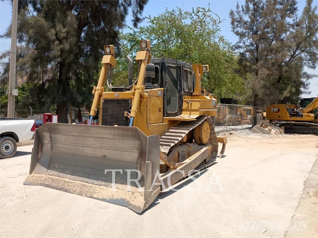 CAT D 6 T Buldozere pe senile