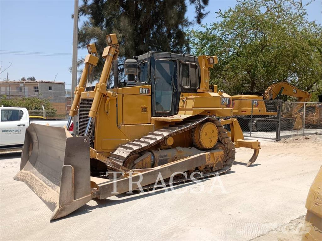 CAT D 6 T Buldozere pe senile