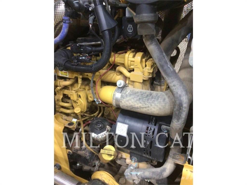 CAT D1 Buldozere pe senile