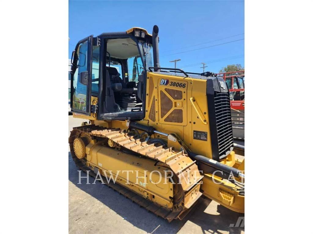 CAT D1 Buldozere pe senile