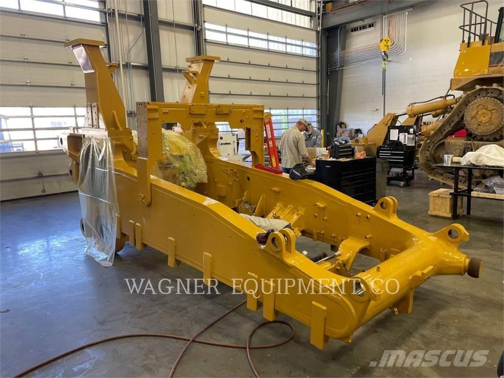 CAT D11T Buldozere pe senile