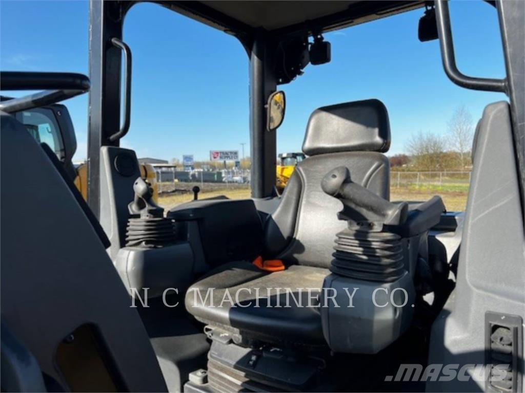 CAT D2 XLCN Buldozere pe senile