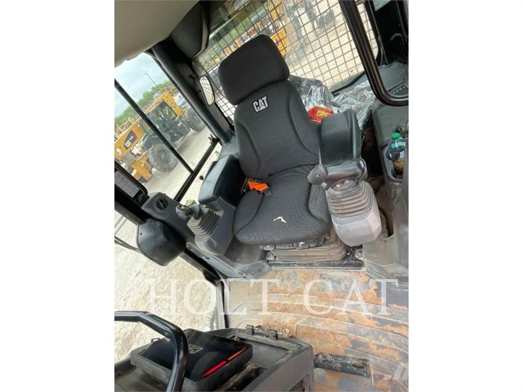 CAT D3 CAB3 Buldozere pe senile