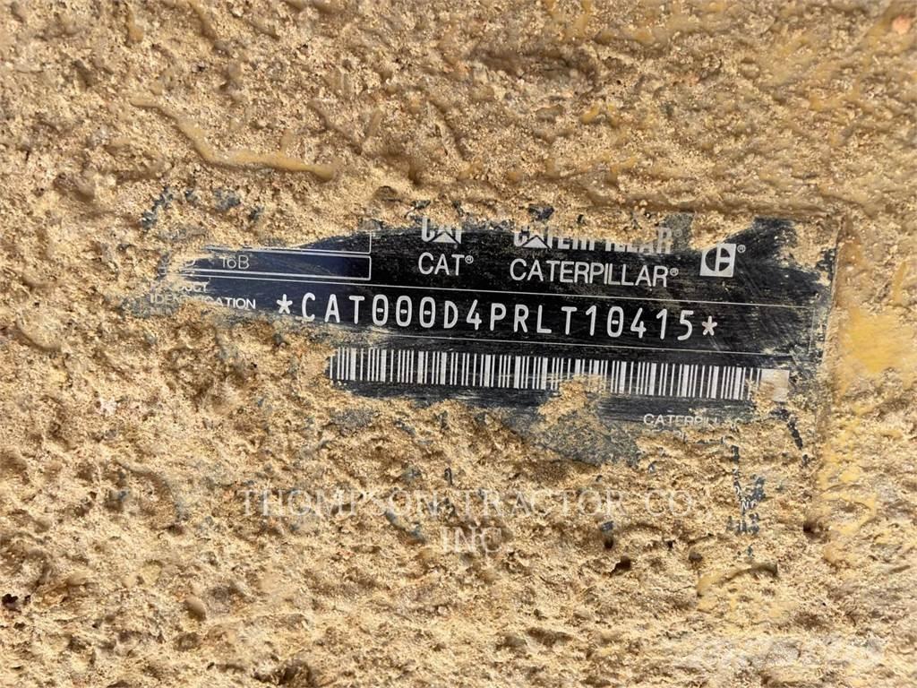 CAT D4 Buldozere pe senile