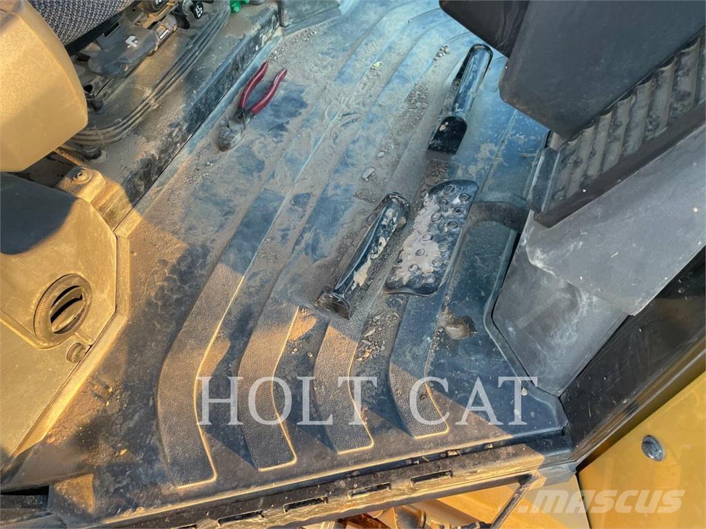 CAT D4-15VP Buldozere pe senile