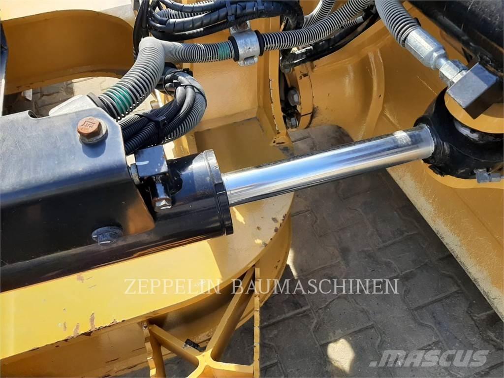 CAT D4-16A Buldozere pe senile