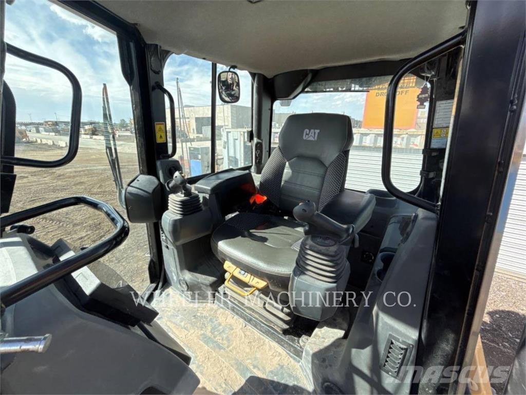 CAT D4 XL Buldozere pe senile