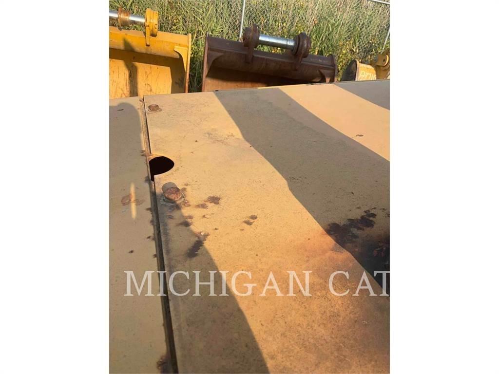 CAT D4H Buldozere pe senile