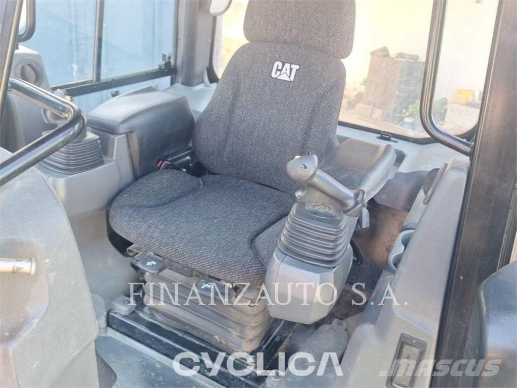 CAT D4K2 Buldozere pe senile