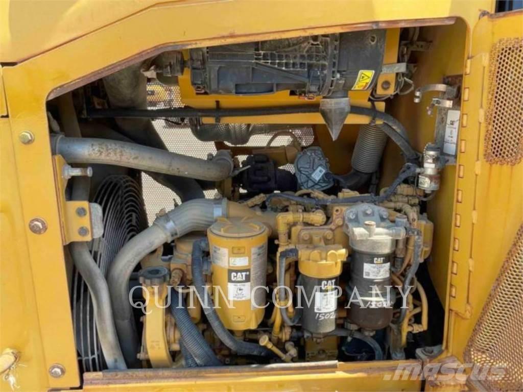 CAT D4K2 XL Buldozere pe senile