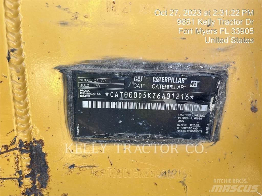 CAT D5 Buldozere pe senile