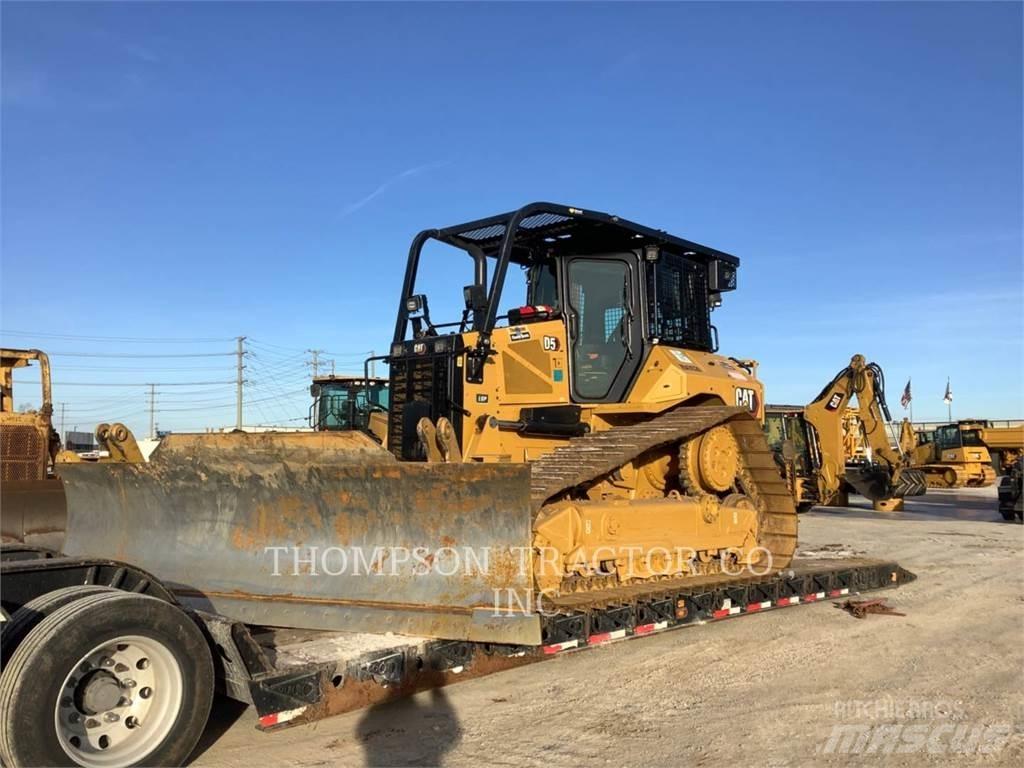 CAT D5 Buldozere pe senile