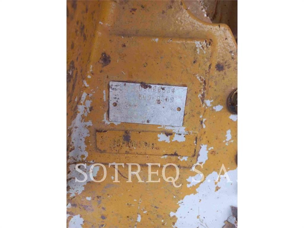 CAT D5 Buldozere pe senile