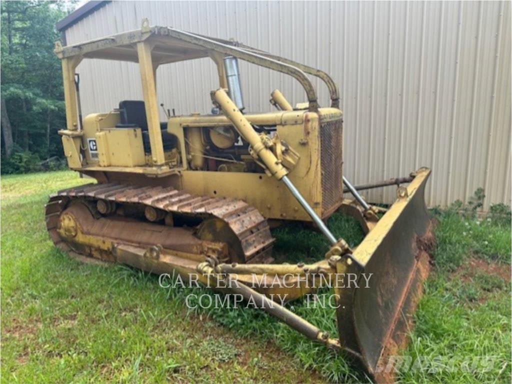 CAT D5 Buldozere pe senile