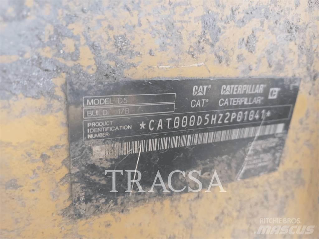 CAT D5 Buldozere pe senile