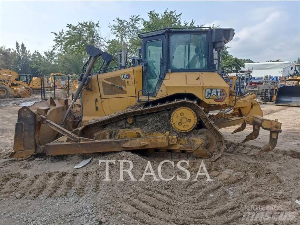 CAT D5 Buldozere pe senile