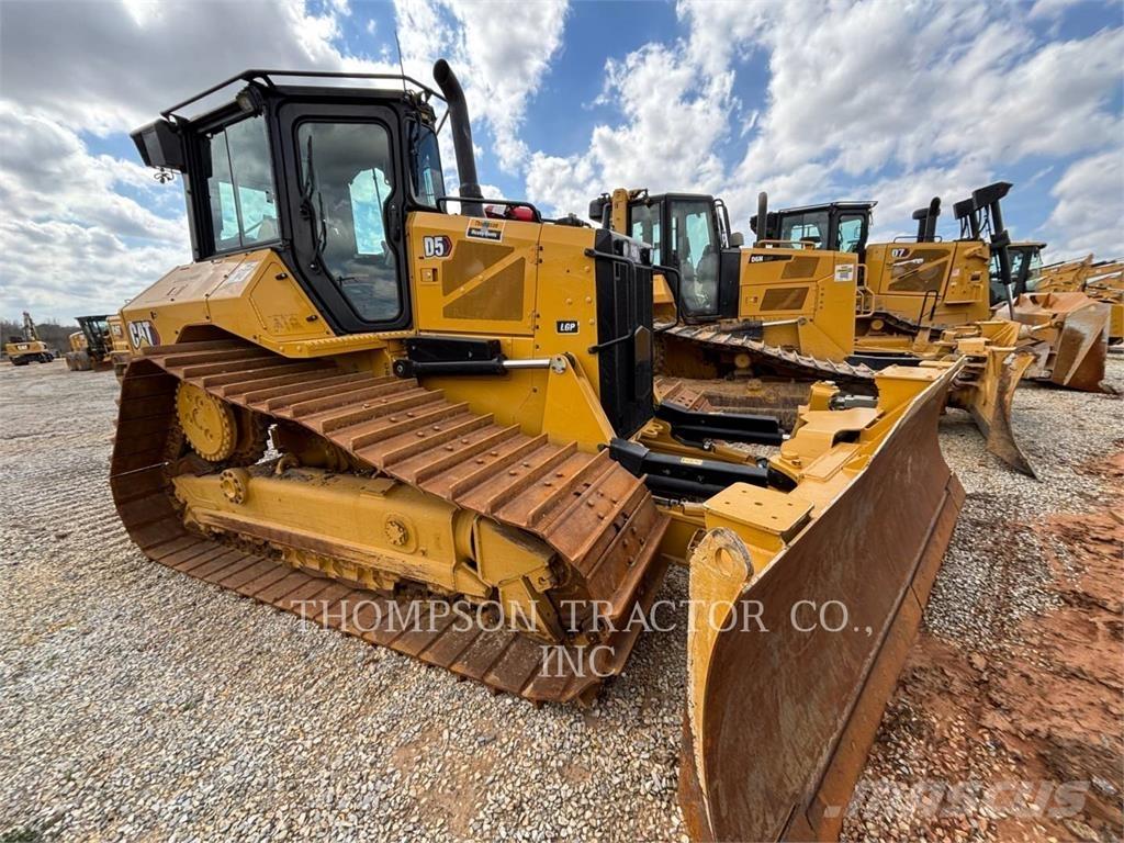 CAT D5 Buldozere pe senile
