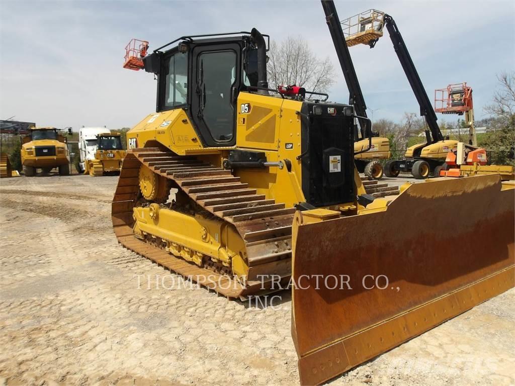 CAT D5 Buldozere pe senile