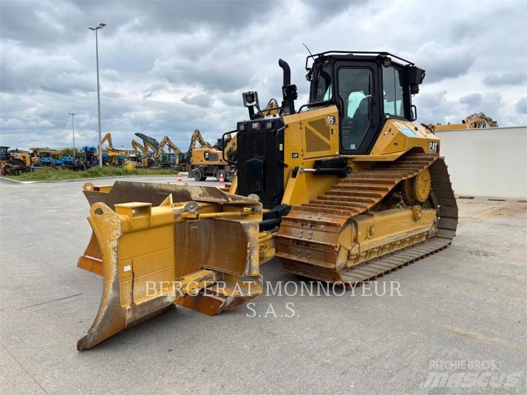 CAT D5 Buldozere pe senile