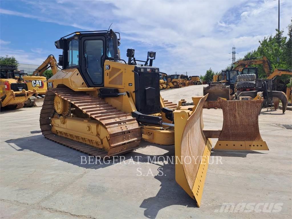 CAT D5 Buldozere pe senile