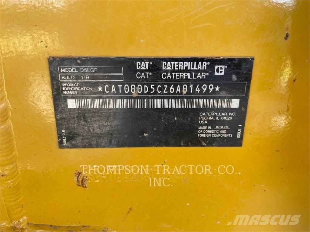 CAT D5 Buldozere pe senile