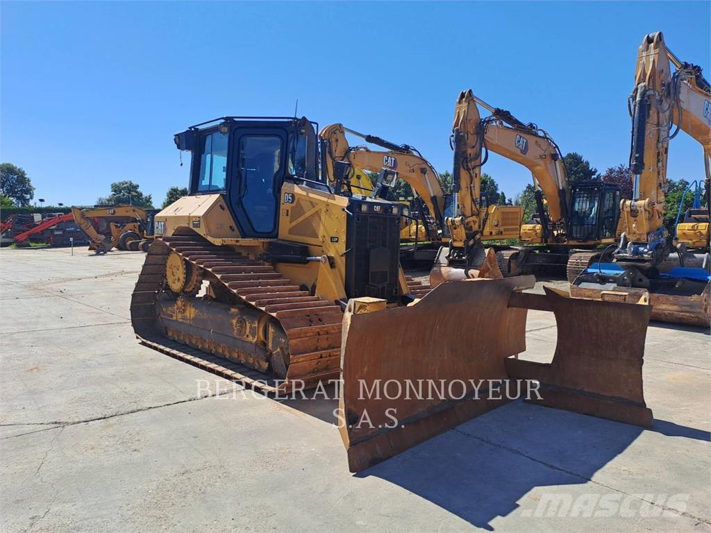 CAT D5 Buldozere pe senile
